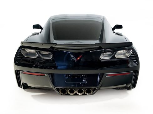 Used 2016 Chevrolet Corvette Z06 w/ 3LZ Preferred Equipment Group RWD image 7