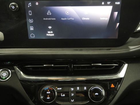 Used 2025 Buick Envista Sport Touring FWD image 21