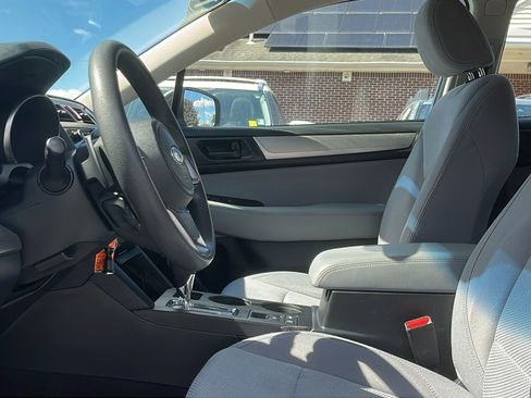 Used 2019 Subaru Outback 2.5i image 12