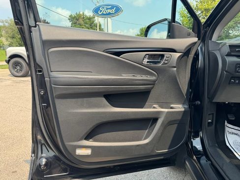 Used 2016 Honda Pilot Elite image 14