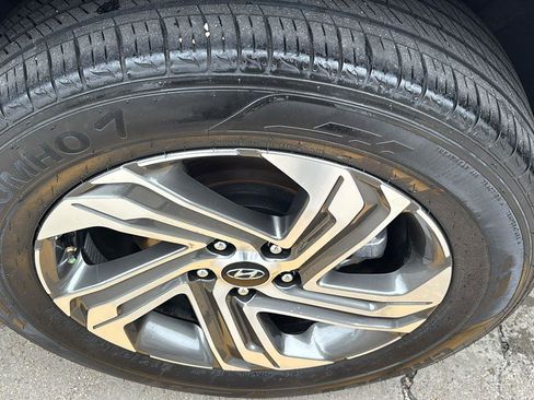 Used 2023 Hyundai Santa Fe SEL image 11