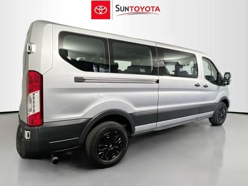 Used 2021 Ford Transit 350 XLT image 4