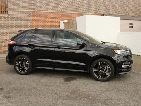 Used 2019 Ford Edge ST w/ Equipment Group 401A image 2
