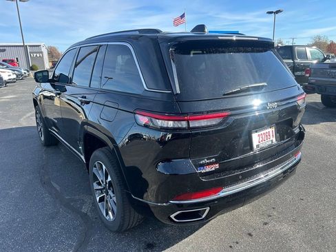 Used 2023 Jeep Grand Cherokee Overland AWD/4WD image 5