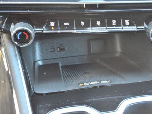 Used 2024 Chevrolet Traverse Z71 w/ Enhanced Driving Package image 28