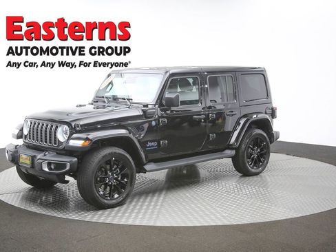 Used 2025 Jeep Wrangler Unlimited Sahara AWD/4WD image 52