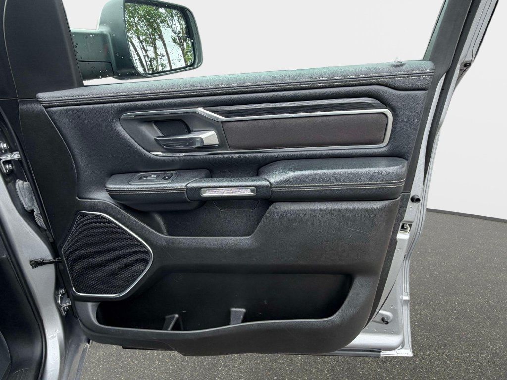Used 2024 RAM 1500 Laramie AWD/4WD image 8