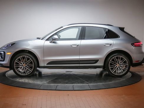 Certified 2026 Porsche Macan AWD/4WD image 2