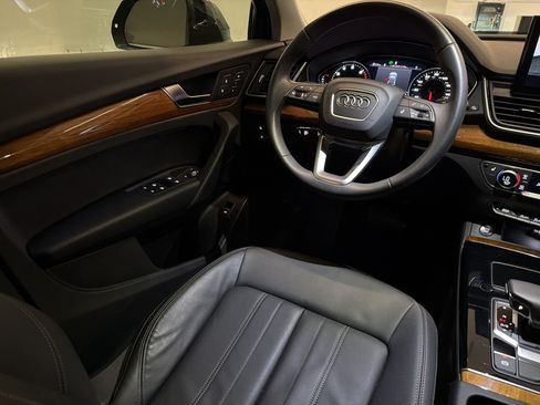 Used 2023 Audi Q5 2.0T Premium w/ Convenience Package AWD/4WD image 28