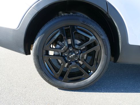 Used 2024 Kia Telluride EX X-Line image 11