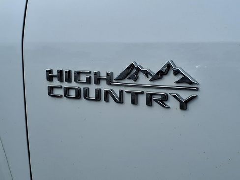 Certified 2022 Chevrolet Traverse High Country AWD/4WD image 11