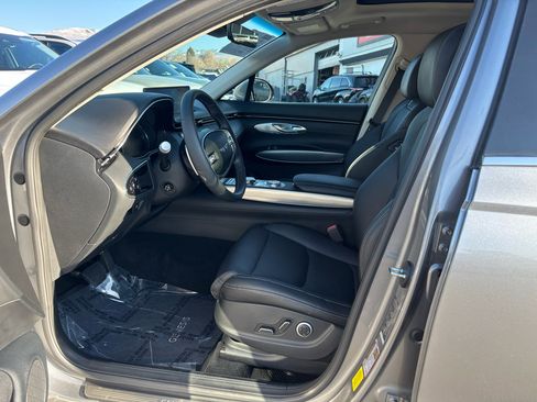 Used 2025 Genesis GV70 2.5T w/ Select Package image 3