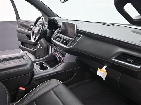 Used 2022 GMC Yukon SLT w/ SLT Luxury Package image 25