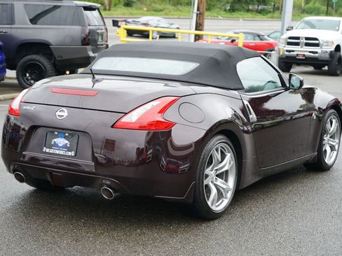 Used 2010 Nissan 370Z Touring w/ Sport Pkg RWD image 5