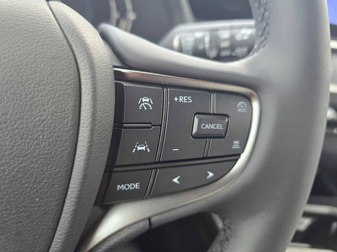 New 2025 Lexus UX 300h FWD image 33