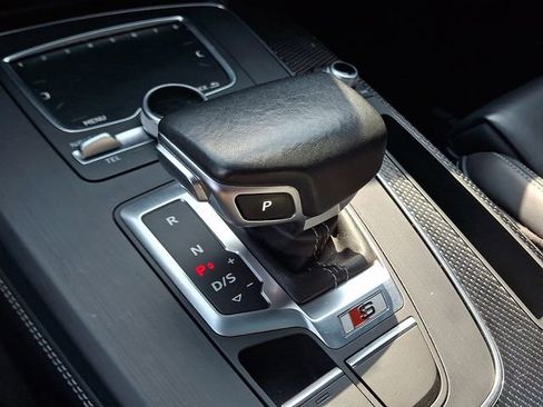 Used 2019 Audi SQ5 Premium Plus w/ Premium Plus Package AWD/4WD image 17