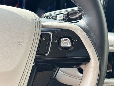 Used 2025 Lincoln Aviator Reserve AWD/4WD image 20