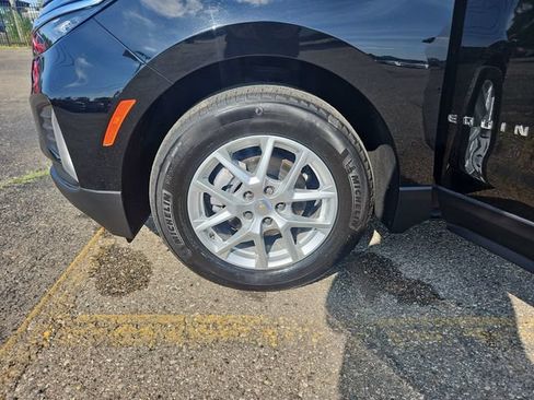 Used 2024 Chevrolet Equinox LT FWD image 26
