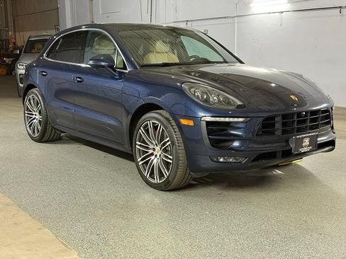 Used 2018 Porsche Macan GTS AWD/4WD image 3