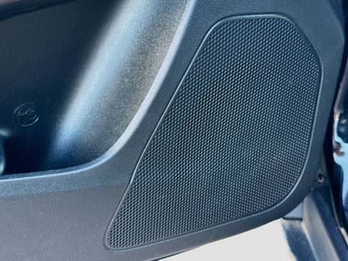 Used 2019 Jeep Cherokee Limited FWD image 24