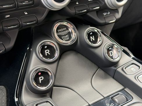 Used 2020 Aston Martin V8 Vantage Coupe RWD image 33