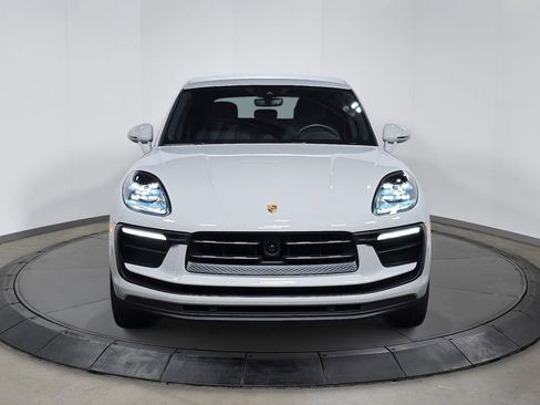Certified 2026 Porsche Macan AWD/4WD image 10