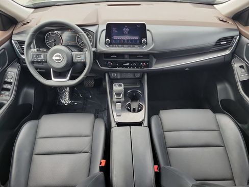 Certified 2023 Nissan Rogue SV w/ SV Premium B Package FWD image 17