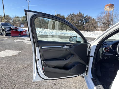 Used 2016 Audi A3 2.0T Premium image 11