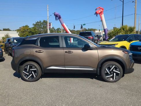 New 2026 Nissan Kicks SV w/ SV Premium Package image 3
