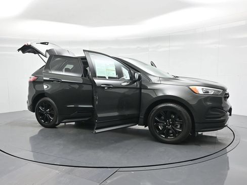 Used 2022 Ford Edge SE w/ Black Appearance Package AWD/4WD image 33