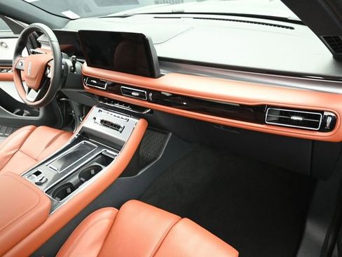 Used 2025 Lincoln Aviator Reserve w/ Equipment Group 201A image 28