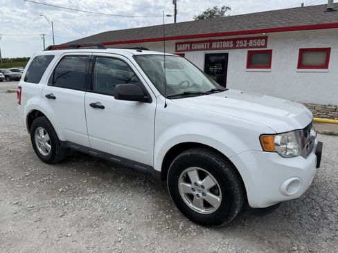 Used 2011 Ford Escape XLT w/ Class II Trailer Tow Pkg AWD/4WD image 1