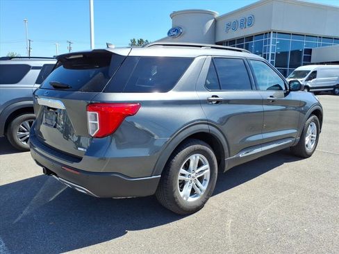 Used 2020 Ford Explorer XLT w/ Equipment Group 202A image 4