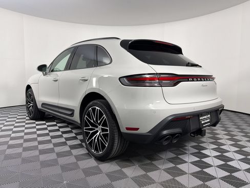 Certified 2026 Porsche Macan AWD/4WD image 3