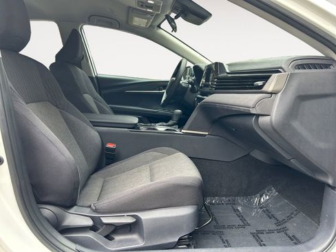 Used 2025 Toyota Camry LE AWD/4WD image 24
