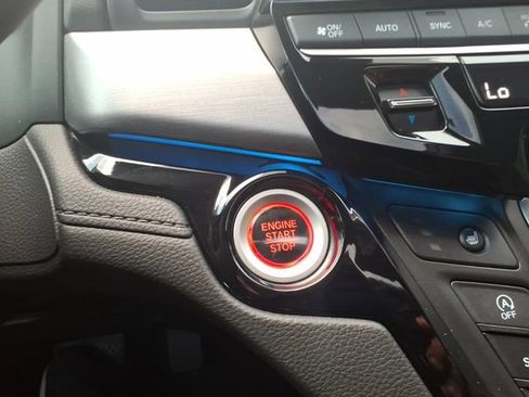 Used 2025 Honda Odyssey Touring image 16