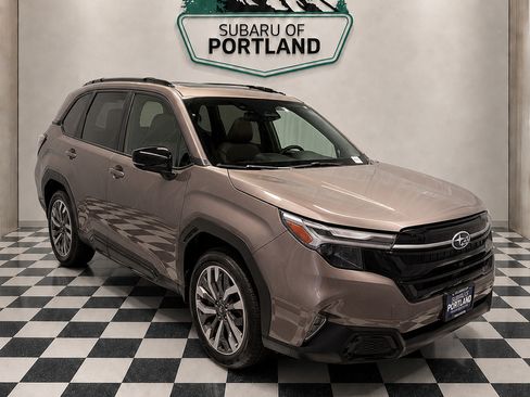 Used 2025 Subaru Forester Touring w/ Popular Package - Touring AWD/4WD image 3