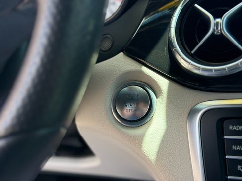 Used 2015 Mercedes-Benz CLA 250 image 19