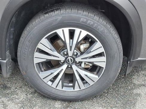 Used 2023 Nissan Rogue SV image 8