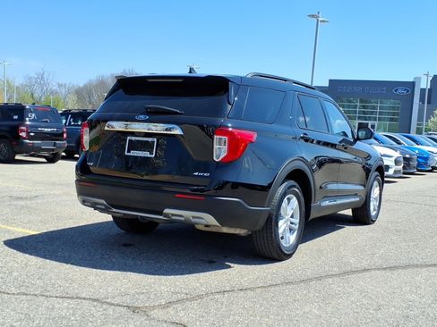 Used 2023 Ford Explorer XLT w/ Equipment Group 202A AWD/4WD image 7