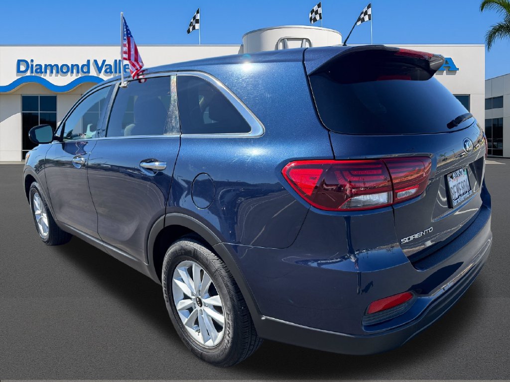 Used 2019 Kia Sorento FWD V6 image 4