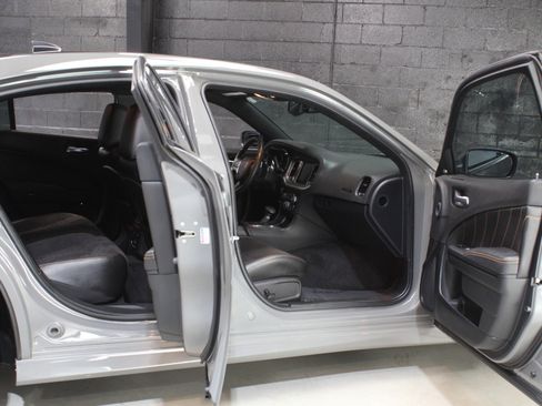 Used 2018 Dodge Charger R/T RWD image 34