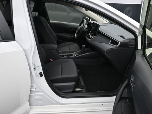Used 2026 Toyota Corolla LE FWD image 11