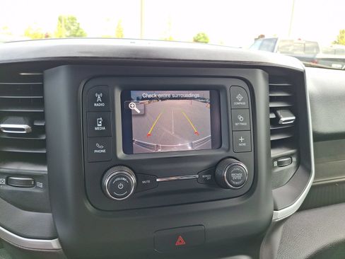 Used 2022 RAM 1500 Big Horn AWD/4WD image 14