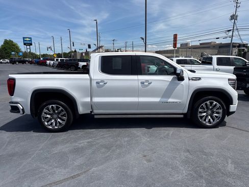Used 2023 GMC Sierra 1500 Denali w/ Denali Reserve Package AWD/4WD image 2