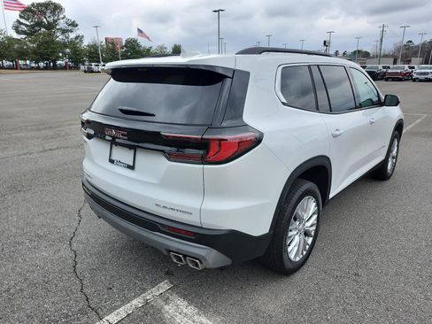Used 2026 GMC Acadia Elevation w/ Elevation Premium Package FWD image 3