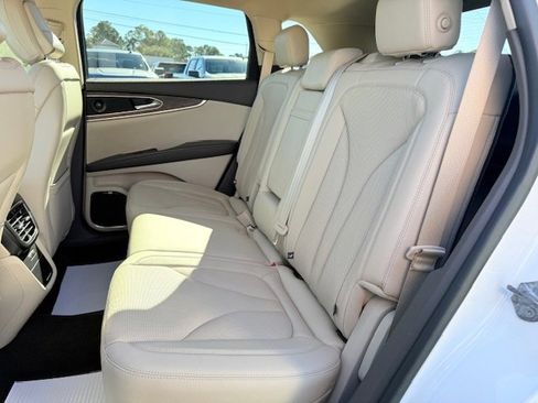 Used 2020 Lincoln Nautilus Reserve w/ Equipment Group 201A image 14