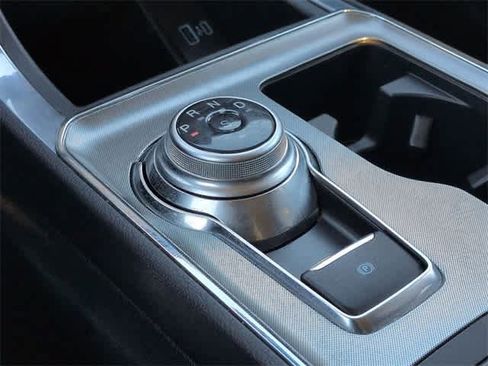 Used 2024 Ford Edge Titanium image 31