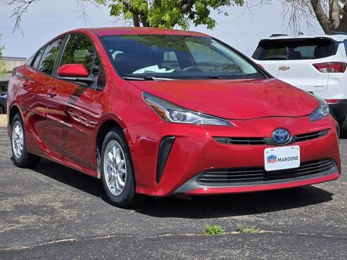 Used 2021 Toyota Prius LE FWD image 2