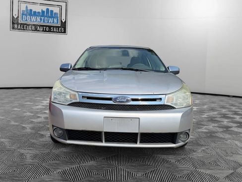 Used 2010 Ford Focus SEL FWD image 3